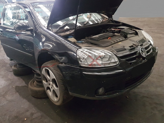 VW GOLF 5 2.0 FSI 