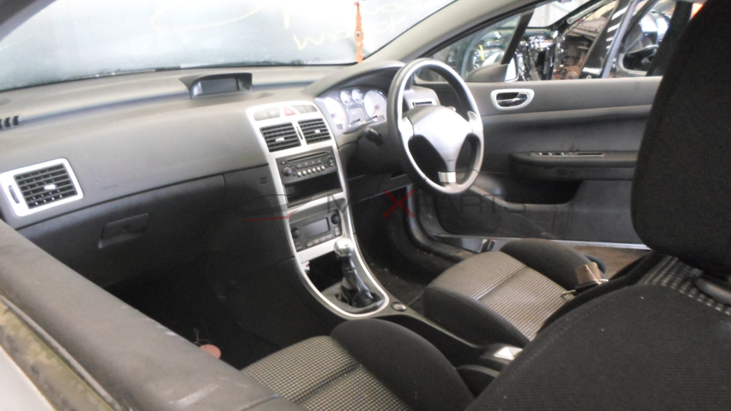 PEUGEOT 307 CC 2.0 i 16 V 136 Hp