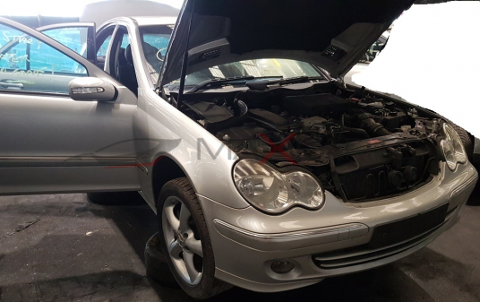 MERCEDES C-CLASS W203 220 CDI