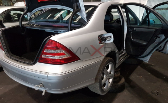 MERCEDES C-CLASS W203 220 CDI
