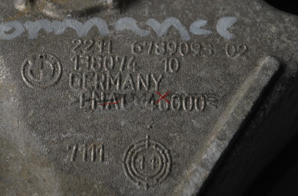 Конзола стойка двигател предна лява за BMW F20 3.0I 135I M-Performance     2211 6789093 02