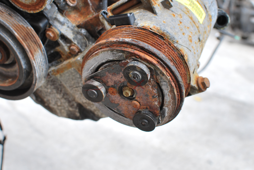 Клима компресор за Ford Kuga 2.0HDI 3M5H-19D629-DF ЗА ЧАСТИ