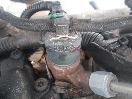 Дюза за Volvo XC70 2.4 D5 FUEL INJECTOR 0445110078 8658352