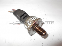 Датчик налягане на гориво за PEUGEOT 1.4, 1.6 HDI fuel pressure sensor 9658227880 55PP06-03