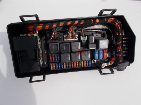 Бушонно табло за LAND ROVER RANGE ROVER VOGUE SE TDV8 4.4D Fuse box