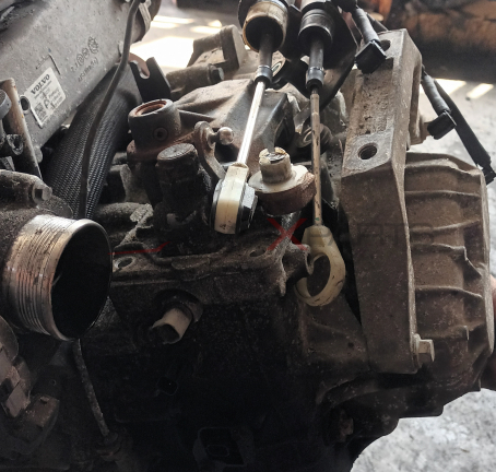 СК КУТИЯ 4X4 VOLVO XC60 2.4 D 5 215  P S MANUAL 1285039 CG9R 7002 KB