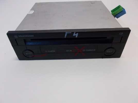 GOLF 4  CD  PLAYER