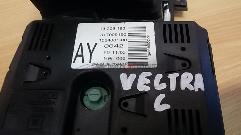 Дисплей за VECTRA C 2004 DISPLAY 13208193   317099190   1024881-00   AY