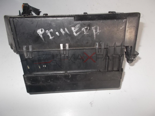 Бушонно табло за NISSAN PRIMERA P12  FUSE BOX 24382 AV715   7154-7003