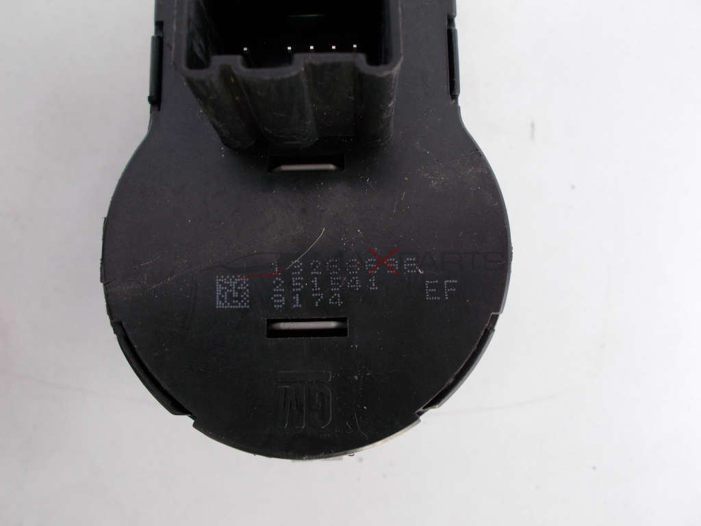 Ключ светлини за Opel Insignia 13268696