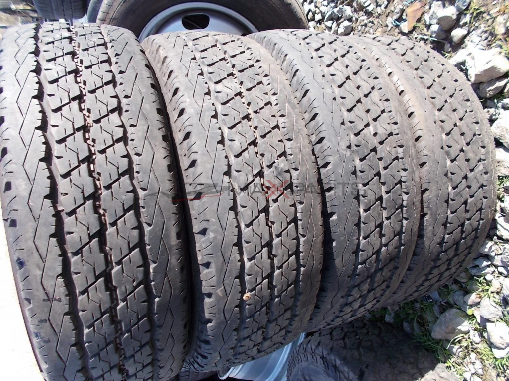 4бр. гуми BRIDGESTONE DURAVIS 215/70R15 C  DOT 2111