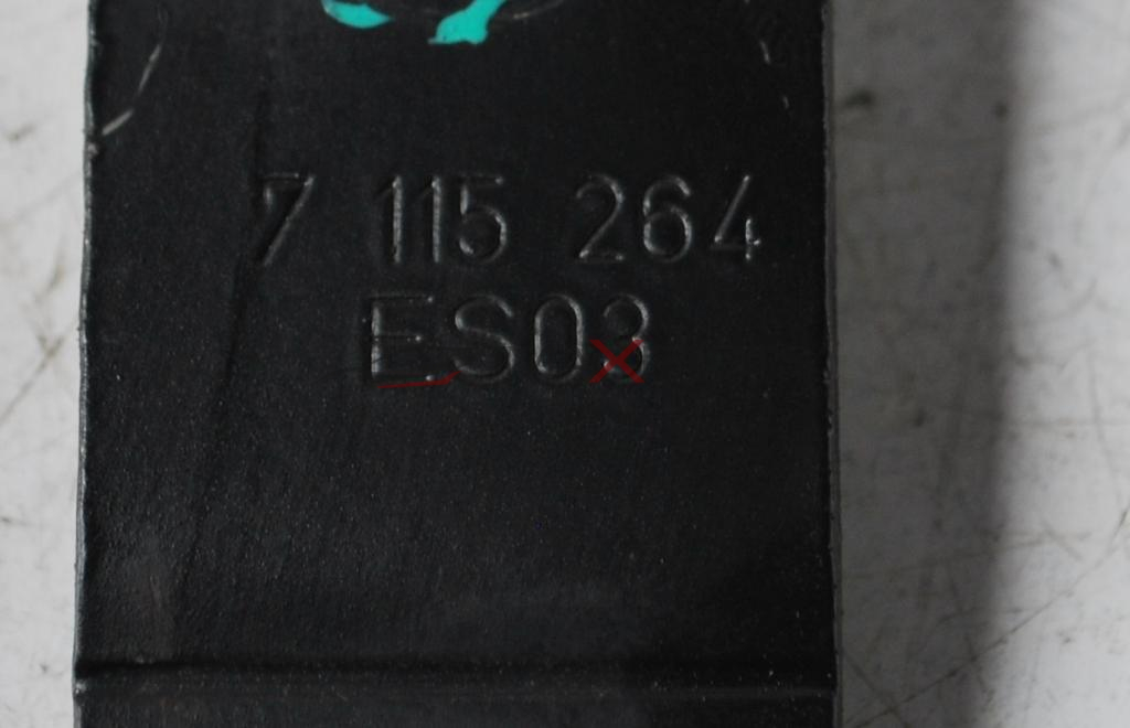 Панти багажник за    BMW   E90      7 115 264    ES03