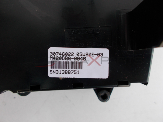 Клима управление за Volvo V70 Climate Control 30746022 05W20E-03 M420DB0-0046