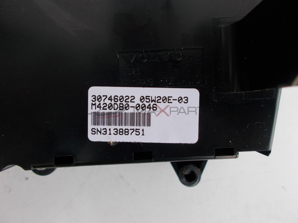 Клима управление за Volvo V70 Climate Control 30746022 05W20E-03 M420DB0-0046