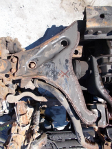 Долен ляв носач за MITSUBISHI PAJERO 3.2 DID