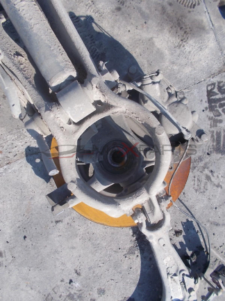 Преден ляв шенкел за PEUGEOT 407 2.7HDI