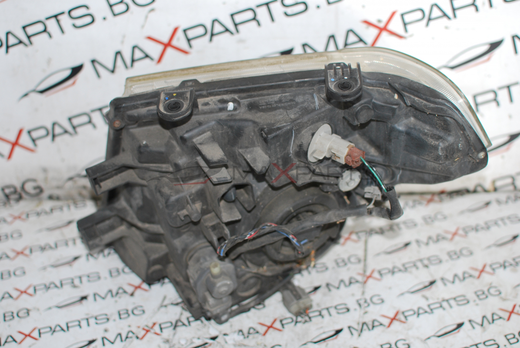 Десен фар за Nissan Navara