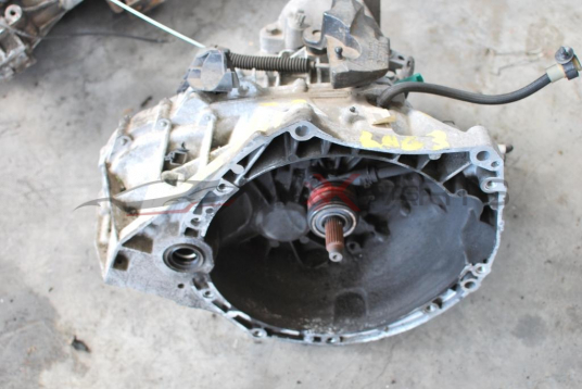 Скоростна кутия за Renault Laguna 2.0I 7701700559