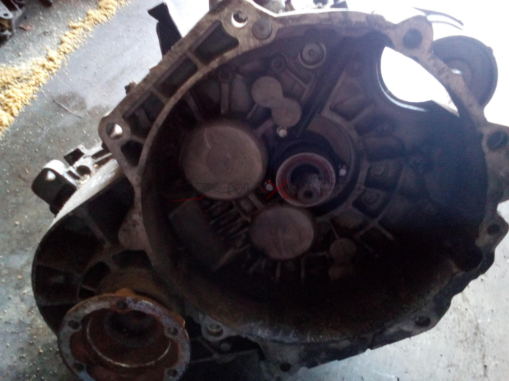 Скоростна кутия за   AUDI A1 1.6 TDI MANUAL GEARBOX  HKL16032P02  1419550975
