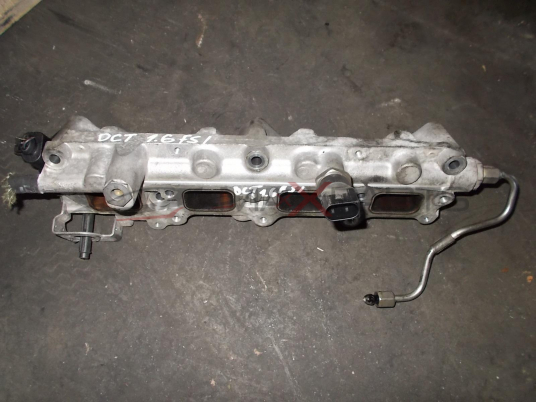 Горивна рейка за SKODA OCTAVIA 1.6 FSI Fuel Rail 03C133204AA