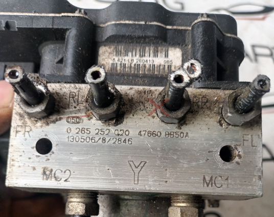 ABS NISSAN QSHQAI  6.421 18 260413 085  0 265 252 020 47660 9850A  130506/8/2846  265 951 849  085 30429 Q1564  629