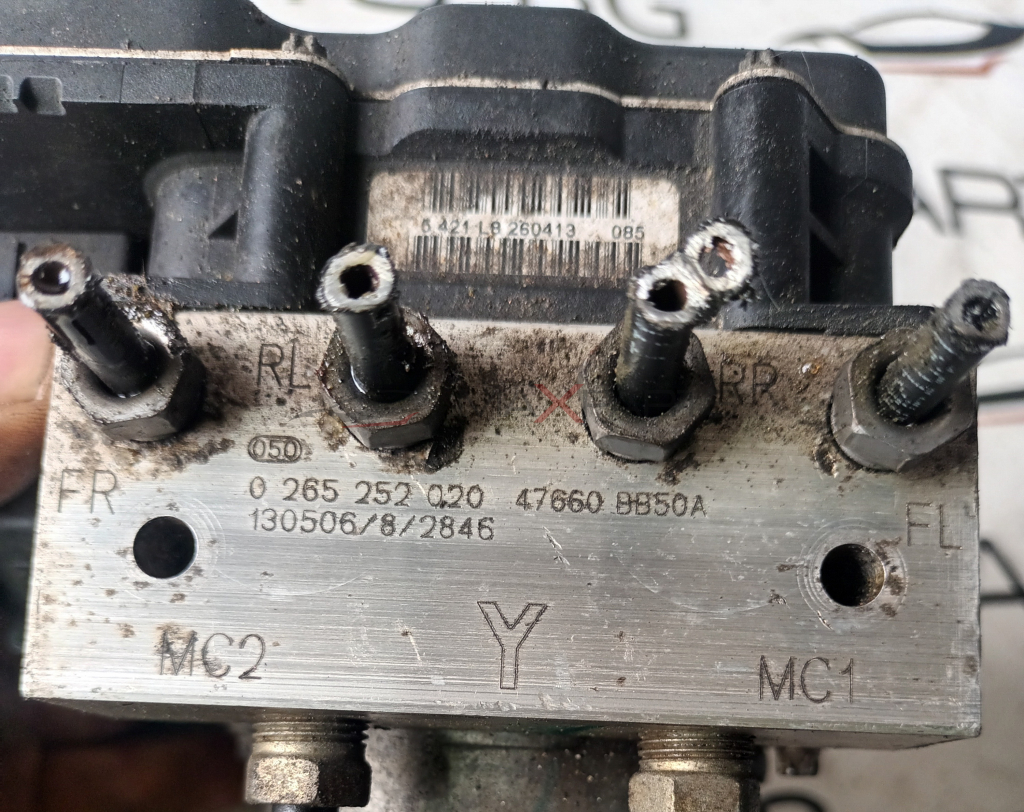 ABS NISSAN QSHQAI  6.421 18 260413 085  0 265 252 020 47660 9850A  130506/8/2846  265 951 849  085 30429 Q1564  629