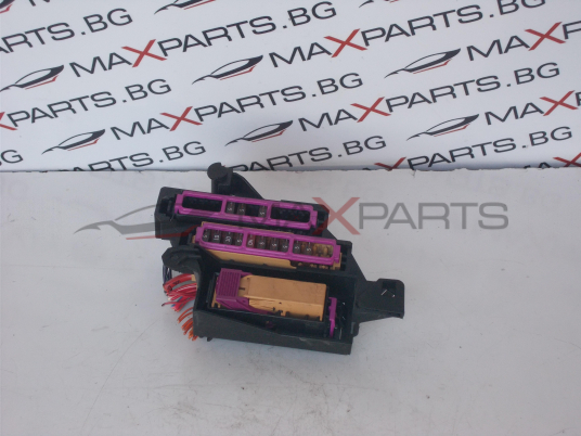 Бушонно табло за Audi SQ5 FUSE BOX