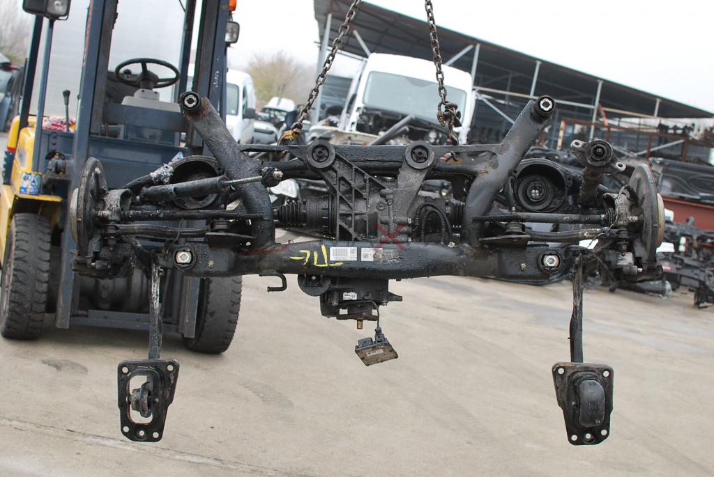 Заден мост за Volkswagen Tiguan 2.0TDI 5Q0505235J