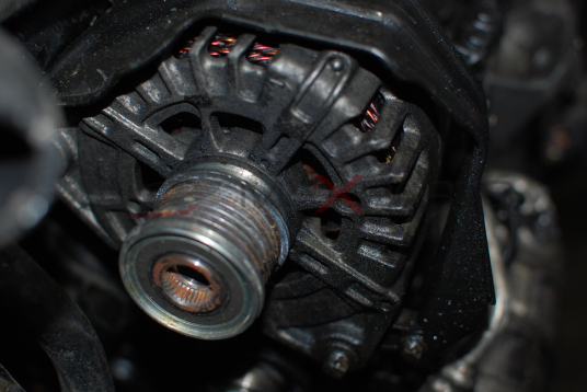 Генератор за Mercedes-Benz W205 1.6DCI A0009063701