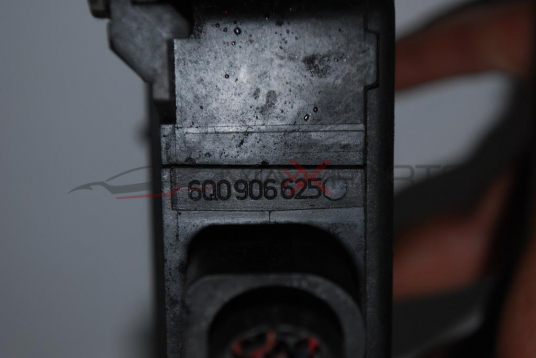 Соленоиден вакуумен блок за VW JETTA 2.0 TDI SOLENOID CONTROL MODULE     6Q0906625