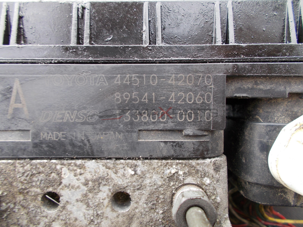 ABS модул за Toyota Rav4 1.8i ABS PUMP 44510-42070 89541-42060 133800-0010