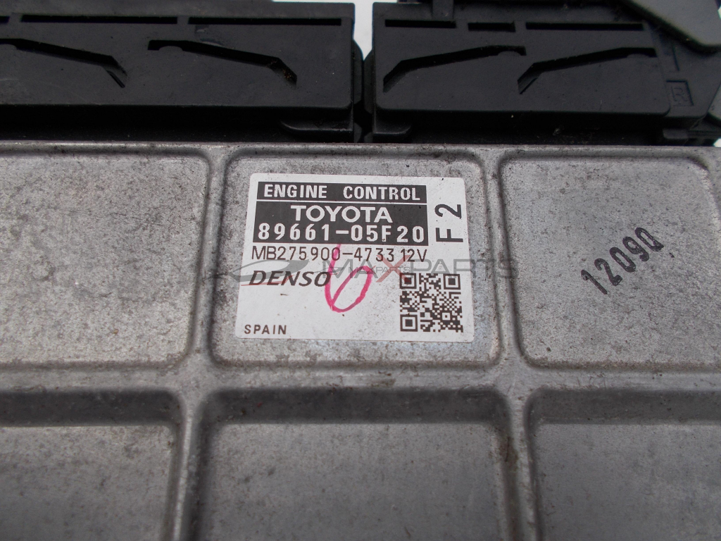 Компютър за Toyota Avensis 2.0 D4D Engine ECU 89661-05F20 MB275900-4733