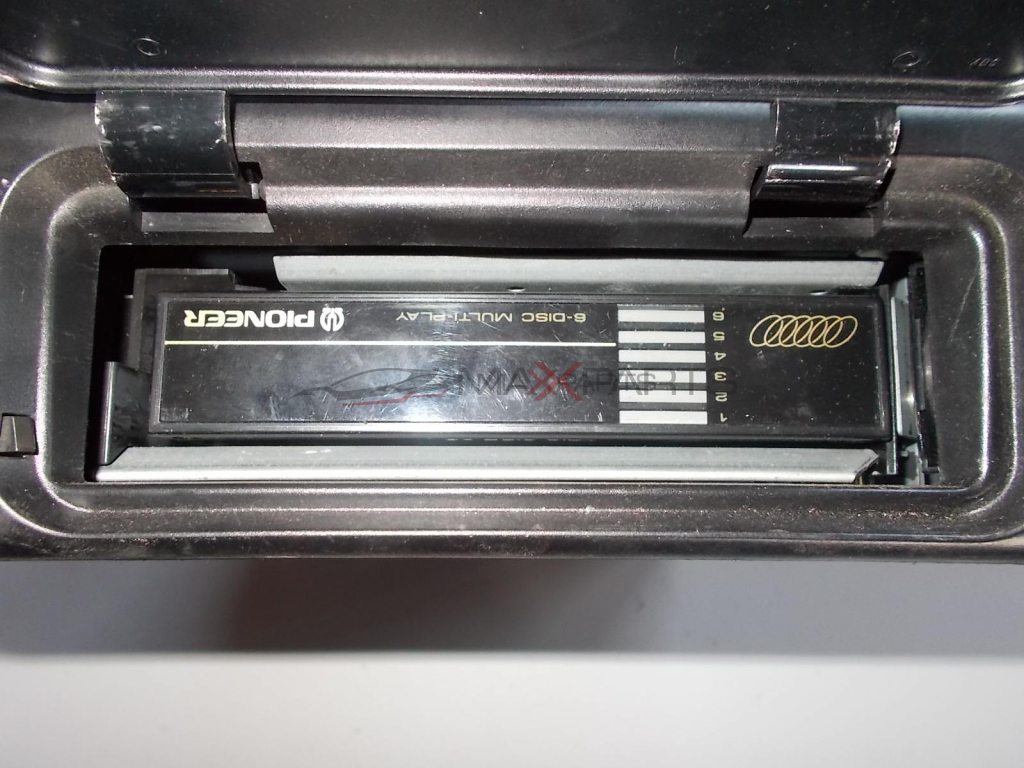 Renault Espace Pioneer CDX-M9100 CD Wechsler CD Changer 6025107408