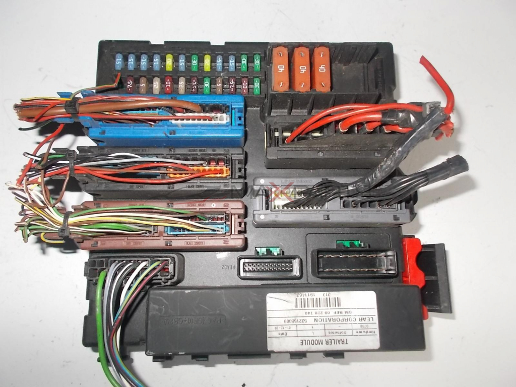Бушонно табло за OPEL VECTRA C  FUSE BOX 532155009  13205775