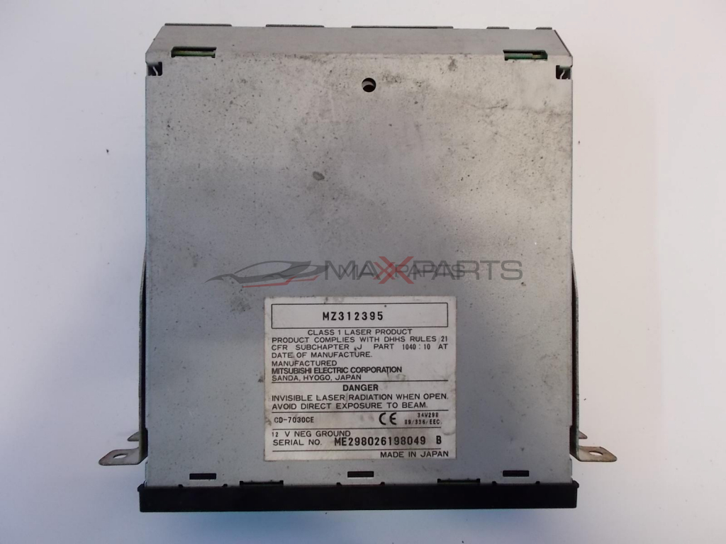 MITSUBISHI PAJERO 4 DISC CD CHANGER MZ312395