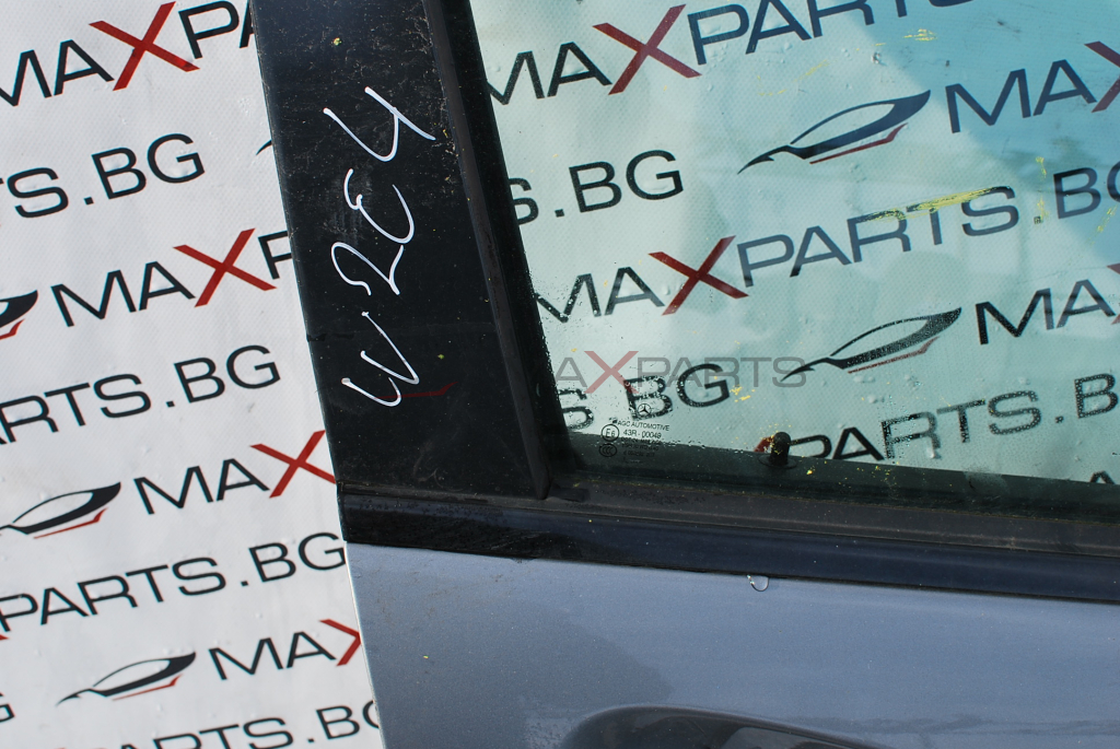 Предна дясна врата за Mercedes-Benz C-Class