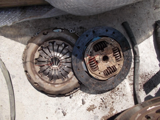 Феродов и притискателен диск за VW GOLF 5 1.6FSI Friction disk & presure plate