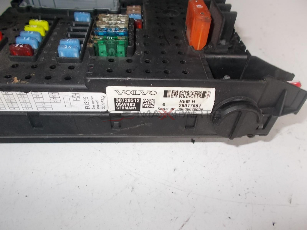 Бушонно табло за VOLVO V70 FUSE BOX 30728512  28017881