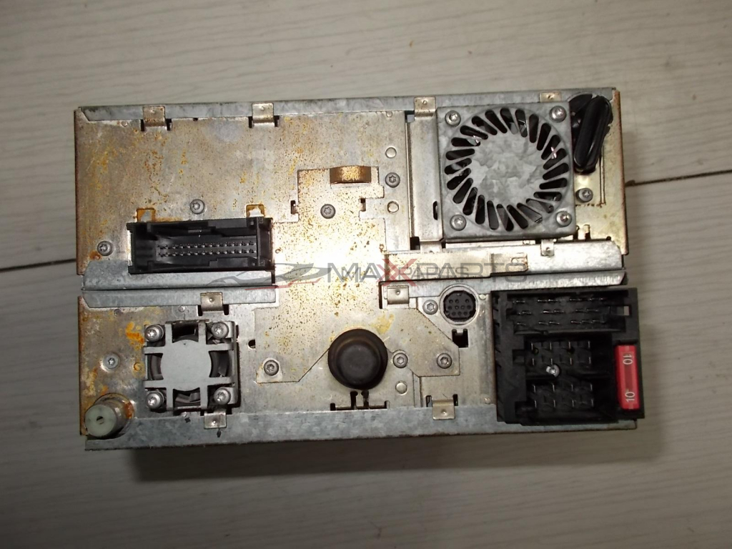 Навигация за AUDI A8 4D0035192E 8618842279C