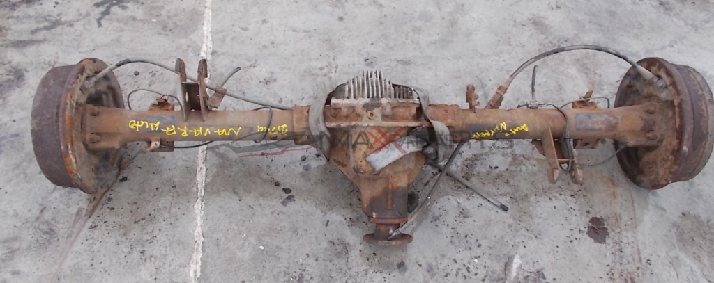 Заден мост с диференциал за NISSAN NAVARA 2.5 DCI AUTO