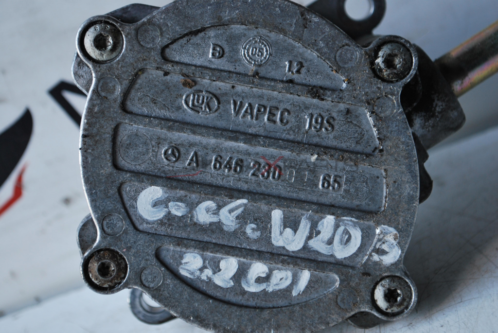 Вакуум помпа за   MERCEDES C-CLАSS    W203   2.2CDI        A6462300165