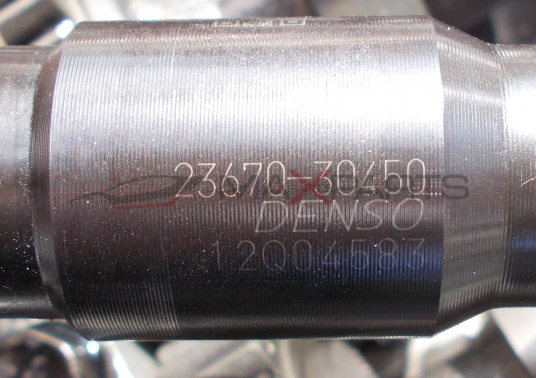 Дюза за Toyota Hilux 2.5 D4D FUEL INJECTOR 23670-30450