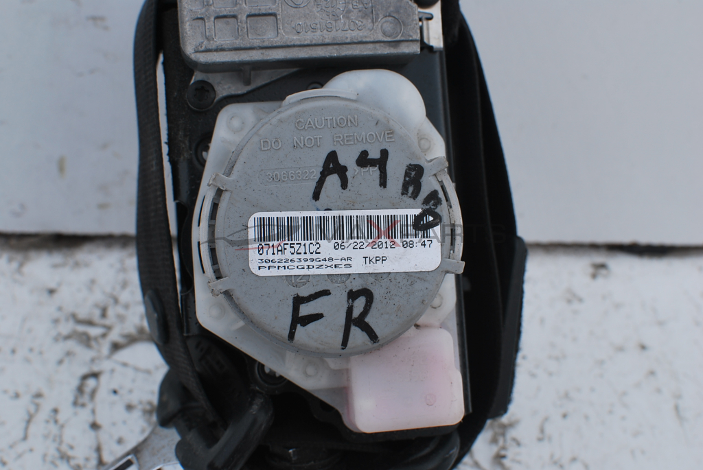 Преден десен колан за Audi A4 B8  306226399G48