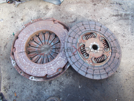 Феродов и притискателен диск за Toyota Hilux 2.5 D4D Friction disk & presure plate