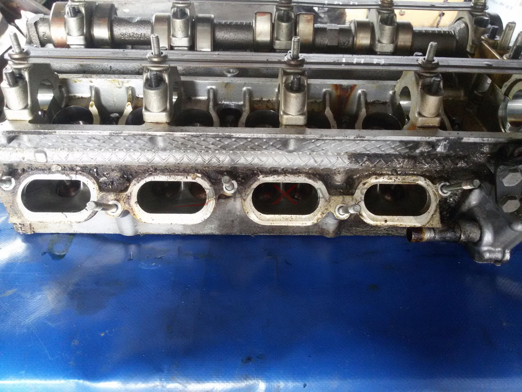 BMW 4.4 i 286 Hp BMW CYLINDER HEAD
