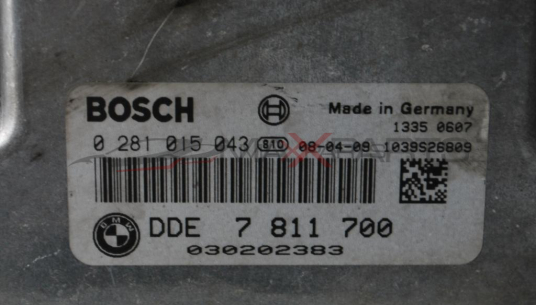 Контролер двигател за BMW E92 2.0D        DDE 7 811 700         0 281 015 043