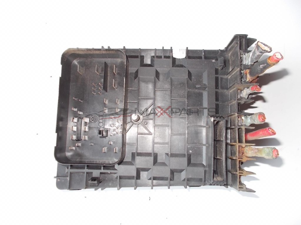 Бушонно табло за VW GOLF 5 FUSE BOX 1K0937125A