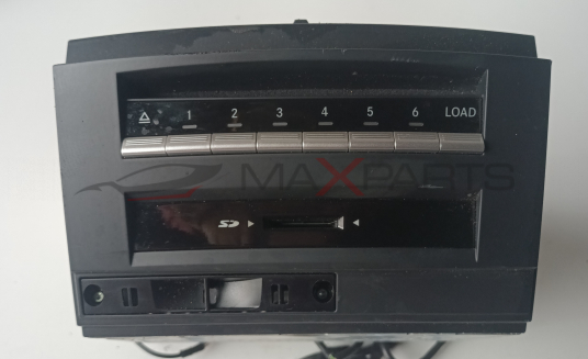 RADIO MODULE W 221 MERCEDES HARMAN BECKER AUTOMOTIVE SYSTEM  9031IWOC1398182  ID : 4302 A 221 900 47 04 ZGS ( ZB ) : 001 EC : 125 A 221 901 65 00 ZGS ( HW ) : 002 11/43 A 221 902 27 03 ZGS ( SW ) : 001 11/42/01  Version : CE ECE Q02  Type : Serial No .:  