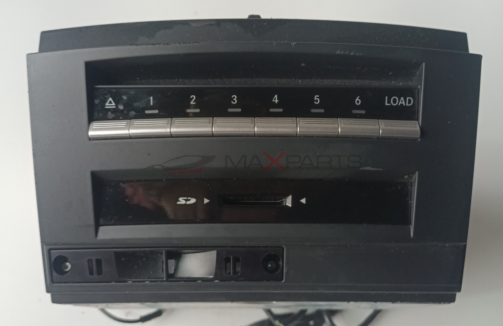 RADIO MODULE W 221 MERCEDES HARMAN BECKER AUTOMOTIVE SYSTEM  9031IWOC1398182  ID : 4302 A 221 900 47 04 ZGS ( ZB ) : 001 EC : 125 A 221 901 65 00 ZGS ( HW ) : 002 11/43 A 221 902 27 03 ZGS ( SW ) : 001 11/42/01  Version : CE ECE Q02  Type : Serial No .:  