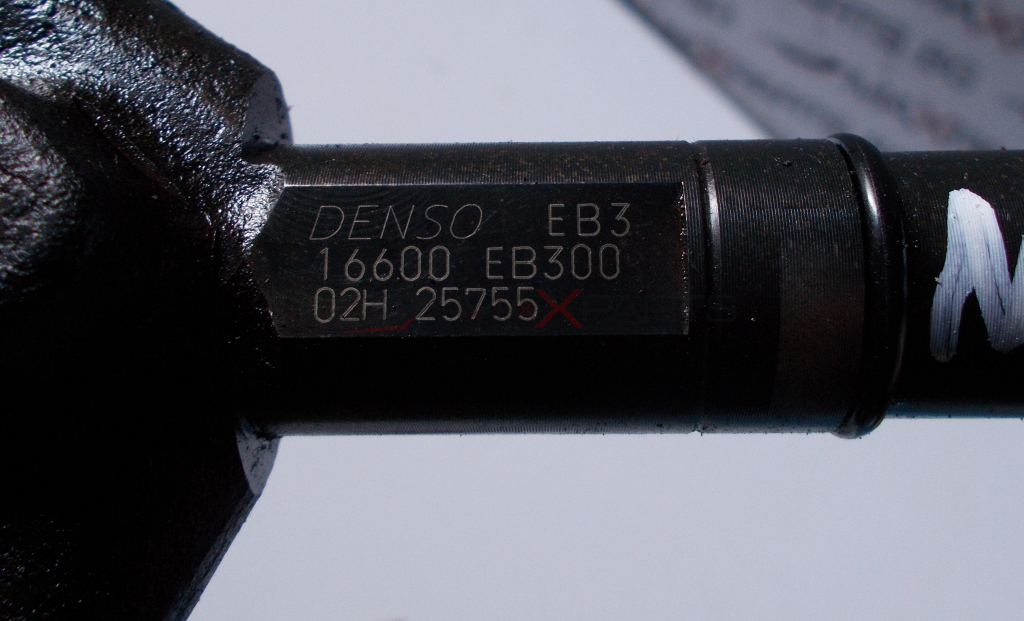 Дюза за NISSAN NAVARA 2.5DCI FUEL INJECTOR 16600EB300